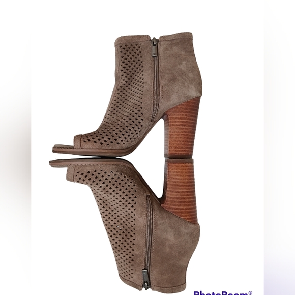 Women's Lucky Brand Heels - Picture 2 of 8